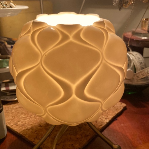 Small Art Deco Bulbous White Ceramic Shade Desk Lamp Cross Metal Base - Picture 8 of 8